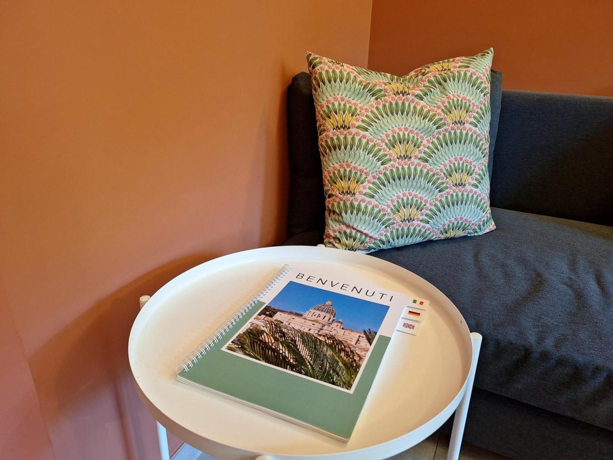 Delmirani's Book - Vatican View Appartement